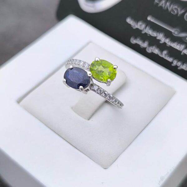 انگشتر نقره با نگین زبرجد ، یاقوت کبود N141451