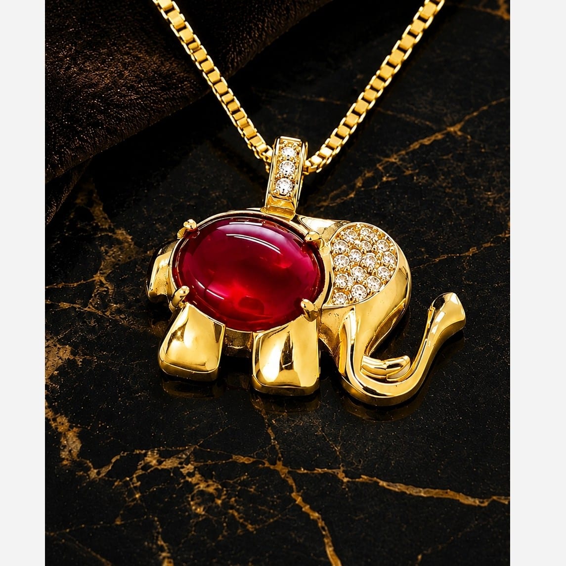 گردنبند زنانه مدل فیل جواهری و نگین عقیق